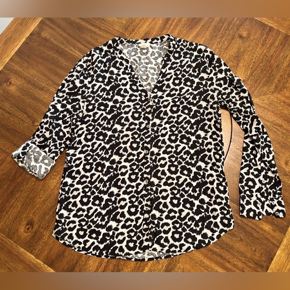 Soft Joie Tops - Soft Joie Black and White Animal Print Long Sleeve Blouse